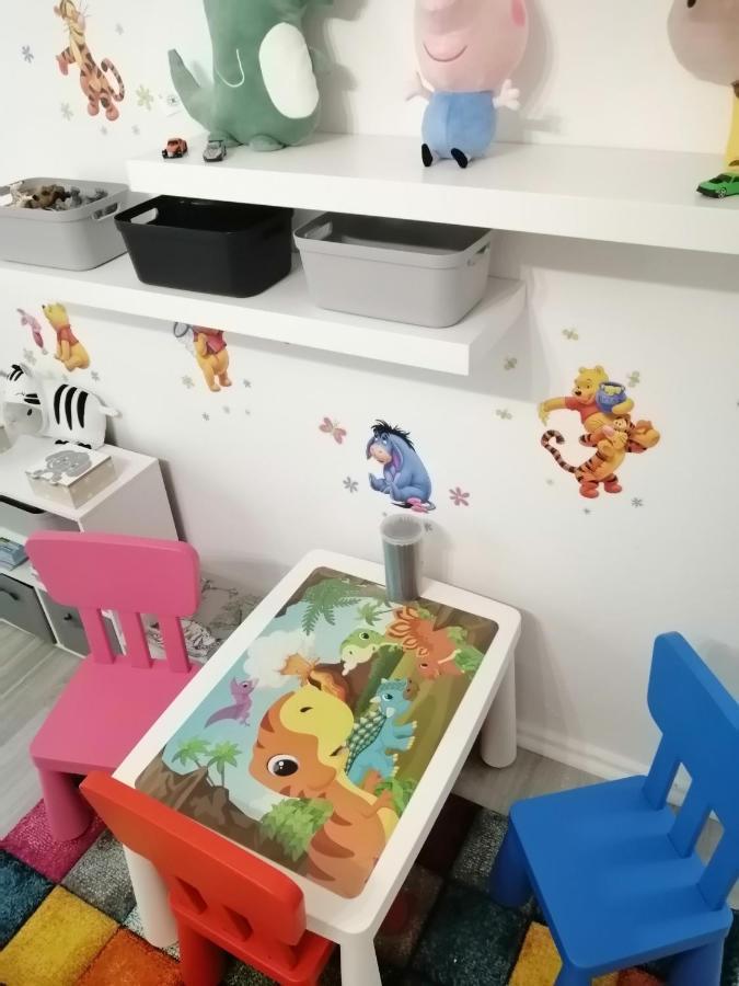 Familien Fewo Wohnung 1 Mit Kinder Spielecke Erdgeschoss An Der Muhle Am Wochenmarkt Бремерхавен Екстериор снимка