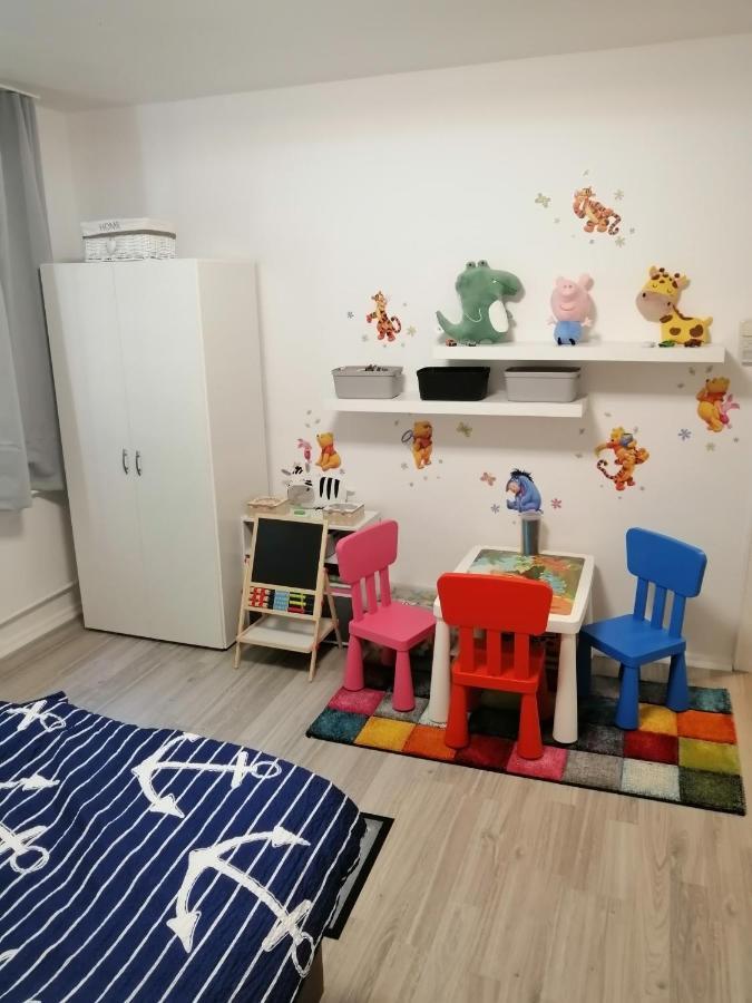 Familien Fewo Wohnung 1 Mit Kinder Spielecke Erdgeschoss An Der Muhle Am Wochenmarkt Бремерхавен Екстериор снимка