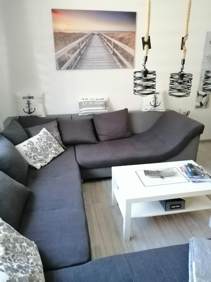 Familien Fewo Wohnung 1 Mit Kinder Spielecke Erdgeschoss An Der Muhle Am Wochenmarkt Бремерхавен Екстериор снимка