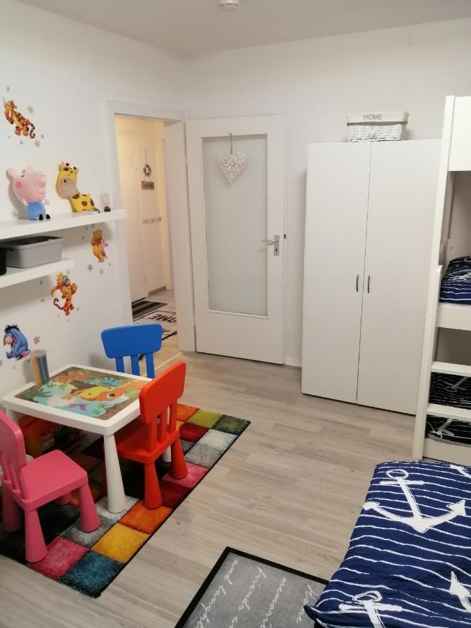 Familien Fewo Wohnung 1 Mit Kinder Spielecke Erdgeschoss An Der Muhle Am Wochenmarkt Бремерхавен Екстериор снимка